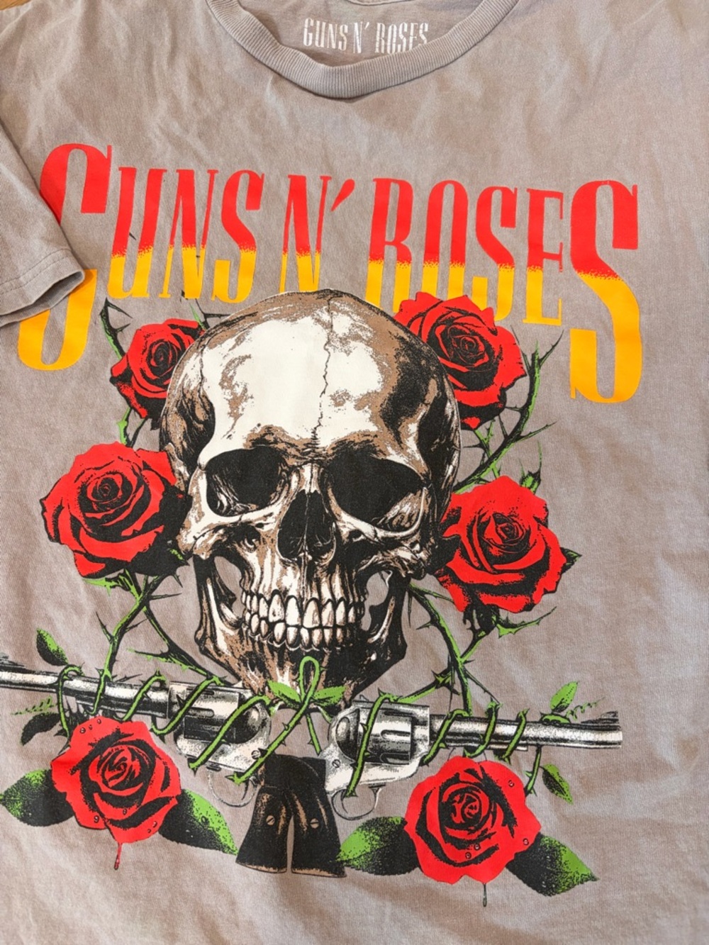 Guns N' Roses Cotton Skull & Roses Graphic Tee — Gray with Red & Yellow Print - Picture 2 of 5